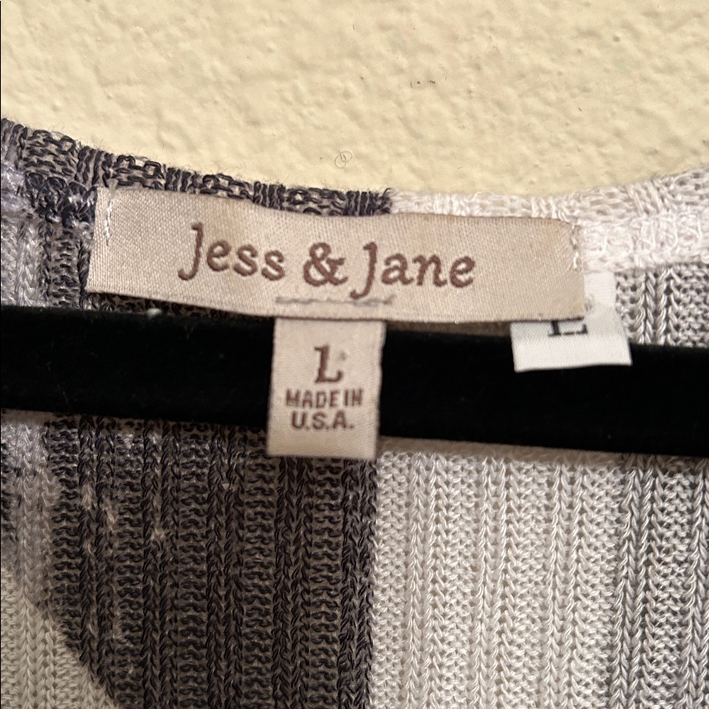 Jess & Jane Monochrome Abstract Women's Tunic - Picture 3 of 3